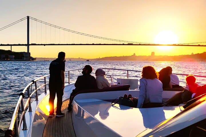 Sunset Bosphorus Cruise in Istanbul — Evening Boat Tour & Sights photo 4