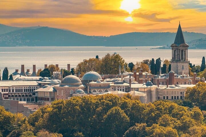 Bosphorus Sunset Cruise and Sultanahmet Walking Tour: Istanbul in One Day photo 1