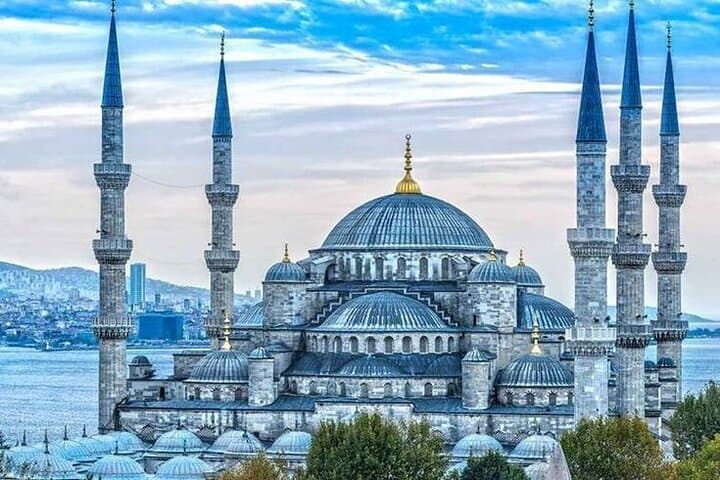 Bosphorus Sunset Cruise and Sultanahmet Walking Tour: Istanbul in One Day photo 2