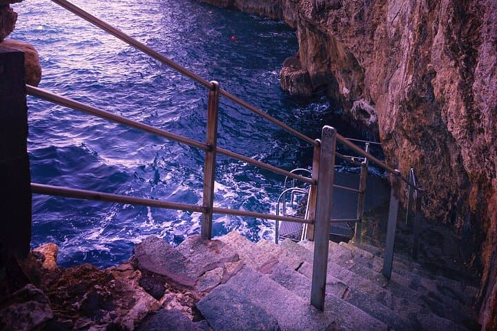 Capri & Blue Grotto Small-Group Tour from Sorrento: Ferry, Anacapri & La Piazzetta photo 4