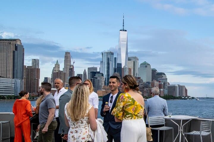 Skyline Dinner Cruise from Lincoln Harbor: Evening Views & Buffet on the Hudson photo 3