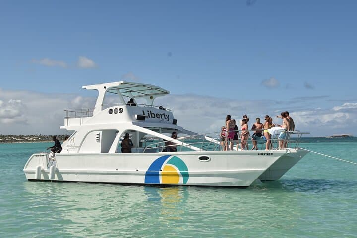 Punta Cana Catamaran Private Group Tour: Snorkel, Natural Pool & Cocktails photo 6