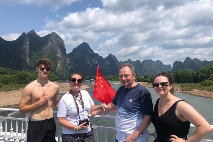 Li River Cruise & Yangshuo Bike Day Trip from Guilin — Scenic Karst Cruise and Countryside Cycling photo 5