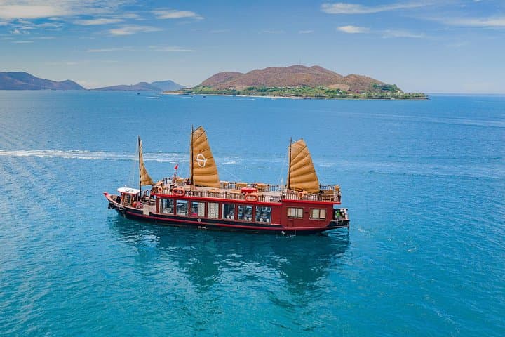 Discover the Hidden Gems of Nha Trang Bay on a Day Cruise photo 1