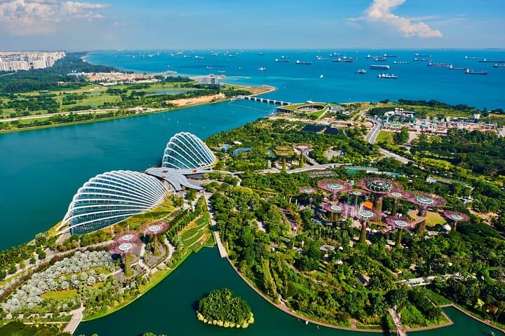 Gardens by the Bay & Jurassic World Experience — Cloud Forest, Flower Dome & Garden Rhapsody photo 3
