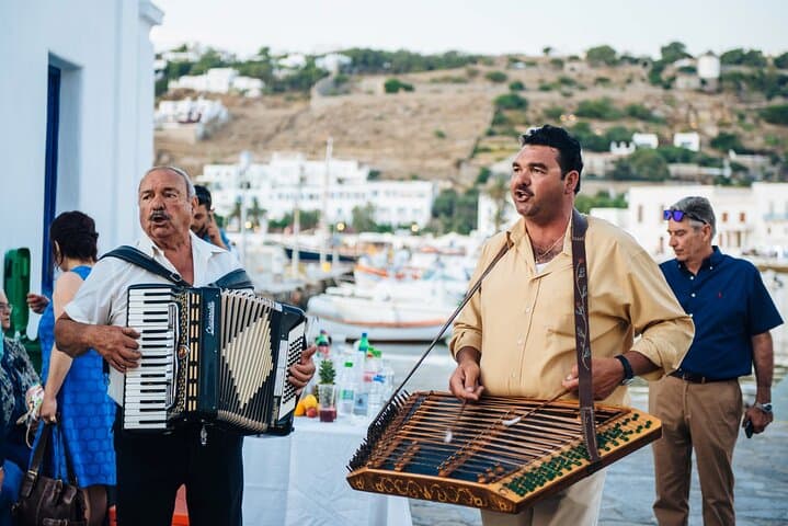 Private Walking Tour: Mykonos Windmills & Whitewashed Streets of Chora