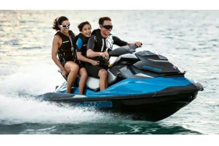 Jet Ski Dallas Lakes: Drive & Water-Ski on Urban Reservoirs photo 2