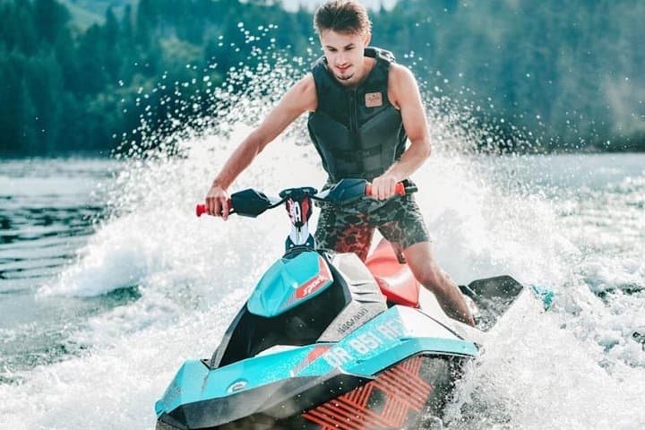 Jet Ski Dallas Lakes: Drive & Water-Ski on Urban Reservoirs photo 4