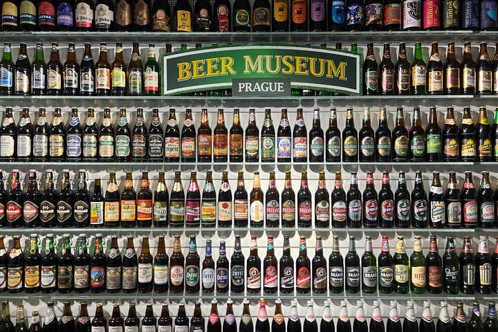 Prague Old Town Pub Crawl and Traditional Czech Dinner: Local Pubs Walking Tour photo 5
