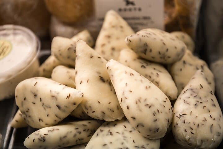 Vilnius Lithuanian Flavors Walking Tour — Cheese, Rye Bread & Mead Tastings photo 2