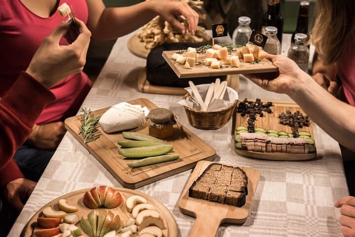Vilnius Lithuanian Flavors Walking Tour — Cheese, Rye Bread & Mead Tastings