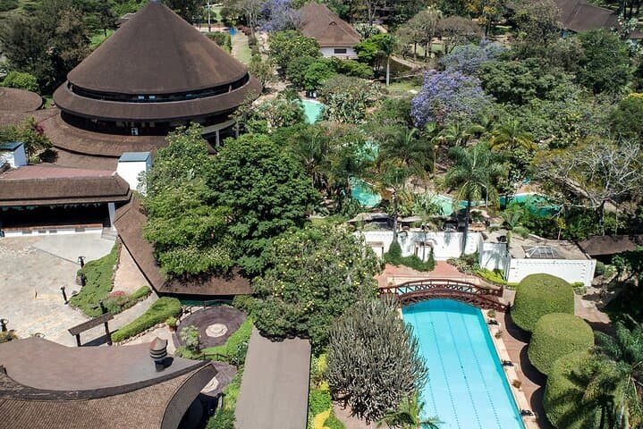 Explore Nairobi: Wildlife, Culture, and Evening Dance Show photo 4