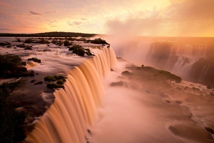 Dawn at Iguaçu Falls: Private Sunrise Walk & Breakfast in Iguaçu National Park