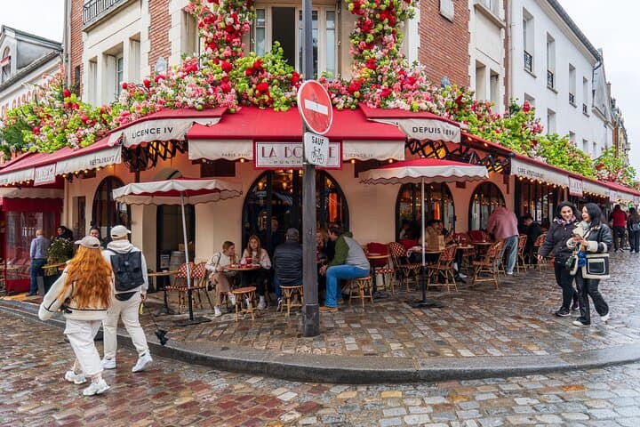 Paris Explorer Rail Tour from London with Hop-on Hop-off Bus — Day Trip by Eurostar photo 5