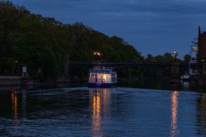 York Floodlit Night Cruise with Strawberries & Cream photo 2