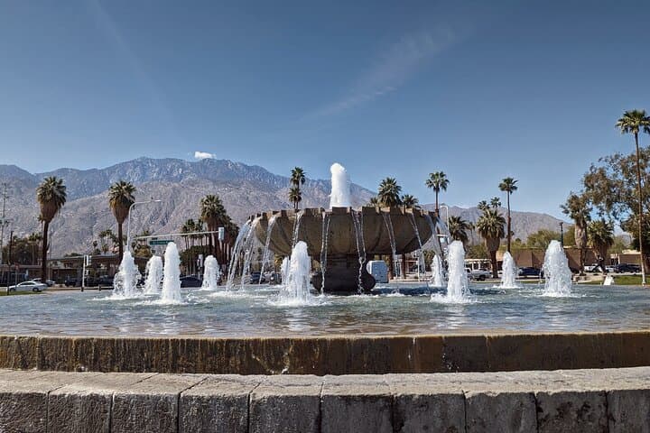 Downtown Palm Springs Scavenger Hunt — Self-Guided 2-Mile Walking Game