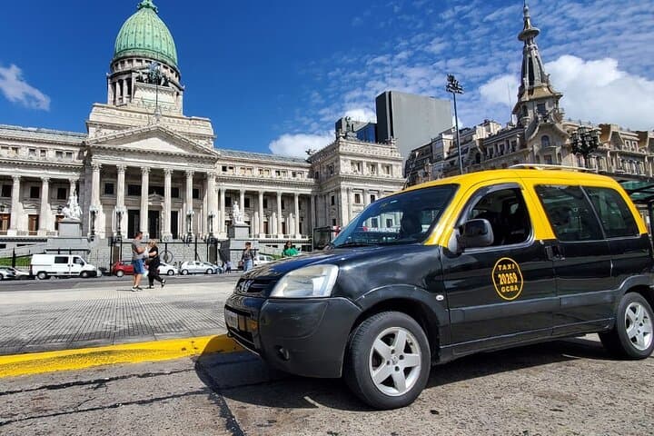 Private Buenos Aires Taxi Tour: San Telmo, Obelisk & La Boca photo 3