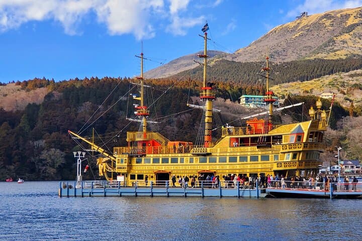 Hakone Full-Day Private Tour from Tokyo — Lake Ashi, Owakudani Ropeway & Gotemba Outlets photo 3
