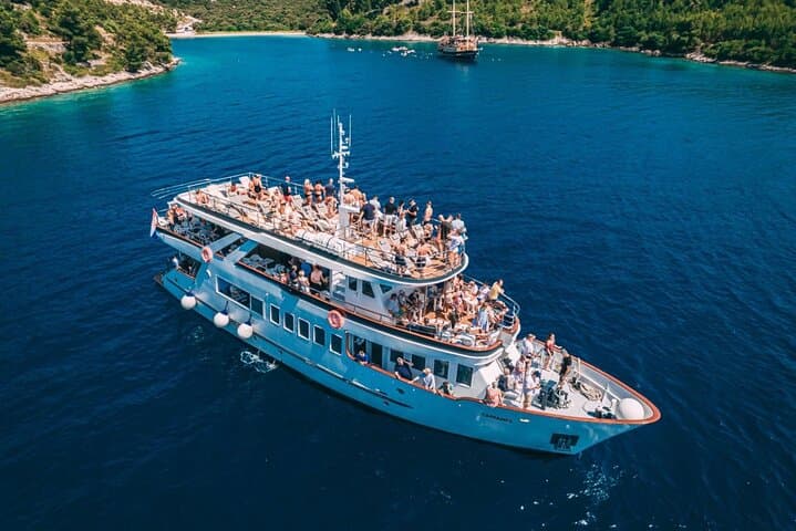 Blue Lagoon & Šolta Day Cruise from Split with Lunch and Unlimited Drinks photo 4