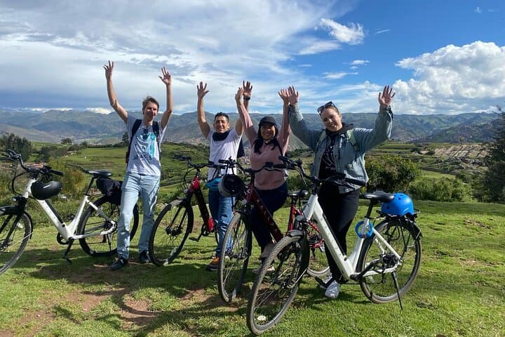 Cusco Top Views E-Bike Experience: Ride to Sacsayhuamán & San Cristóbal