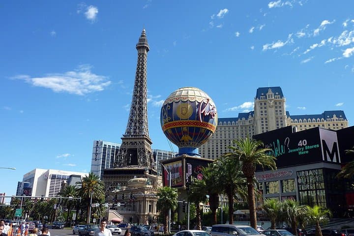 Downtown Las Vegas Scavenger Hunt: Self-Guided Fremont Street Walking Tour photo 1