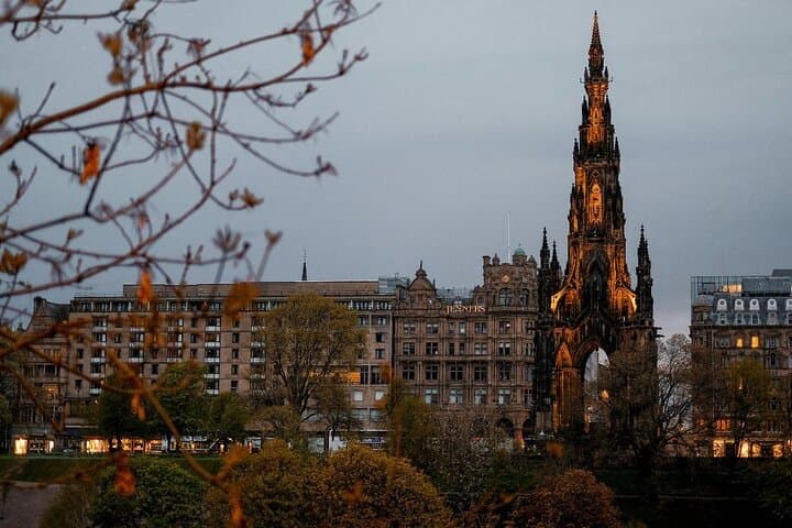 Private Edinburgh Walking Tour — 3-Hour Royal Mile & Old Town Highlights photo 5