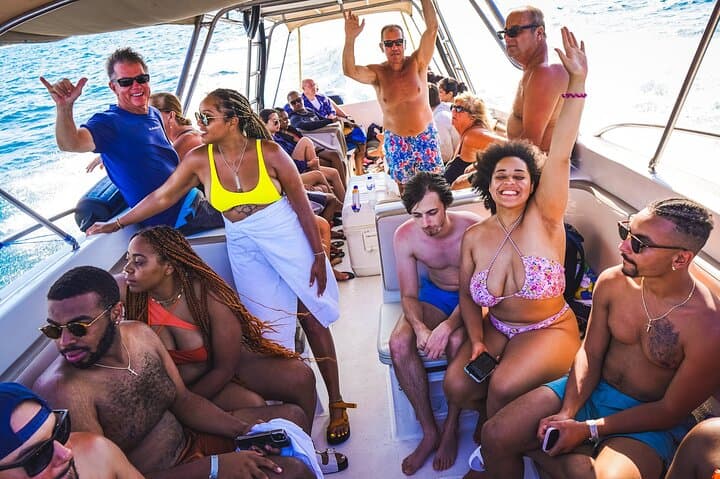 Maximize Your Day: 5 Essential Stops for a VIP Rosario Islands Boat Tour photo 5