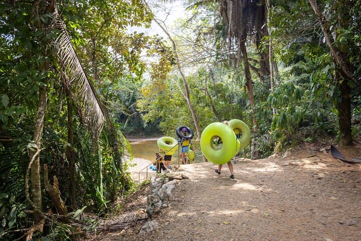 Belize Full-Day Cave Tubing Adventure with Picnic at Caves Branch photo 4