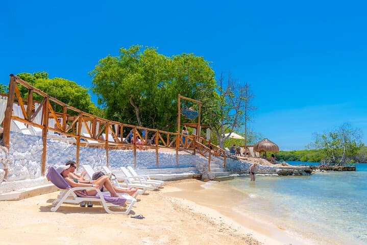 Maximize Your Day: 5 Essential Stops for a VIP Rosario Islands Boat Tour photo 4