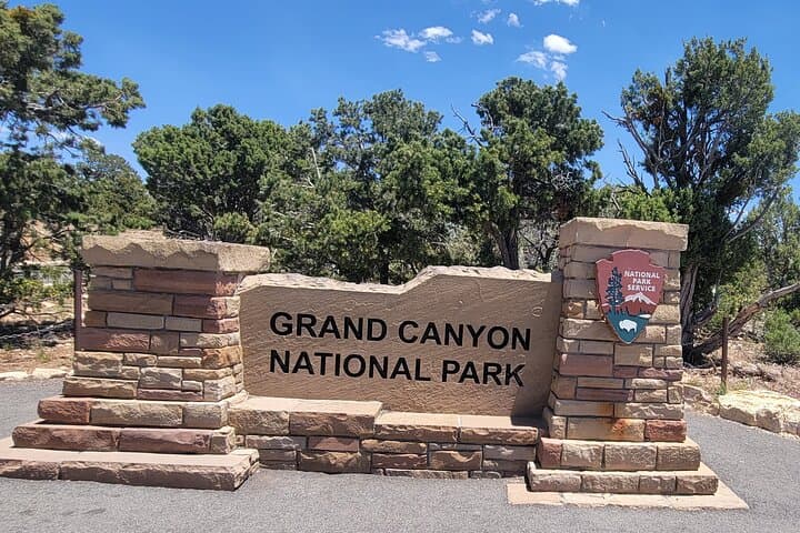 Shared Rim-to-Rim Transport: Reliable South–North Grand Canyon Shuttle photo 3