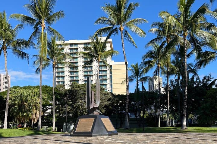 Waikiki Murder Mystery Walking Tour: Solve the True Jane Stanford Case photo 4