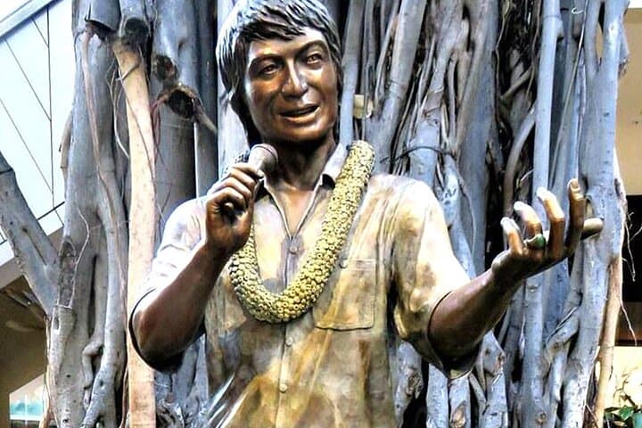 Waikiki Murder Mystery Walking Tour: Solve the True Jane Stanford Case photo 5