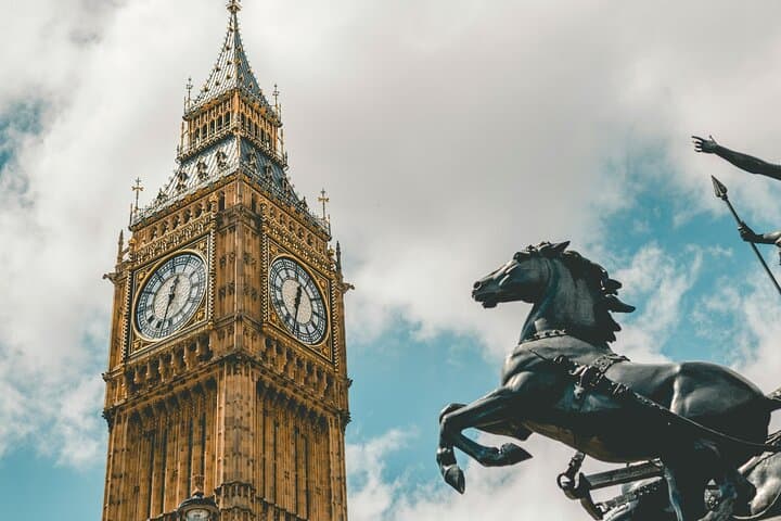 Best of London: Private 3-Hour Walking Tour of Westminster & Covent Garden
