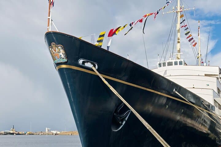 Edinburgh Shore Excursion: Royal Yacht Britannia, Edinburgh Castle & Royal Mile Tour photo 4