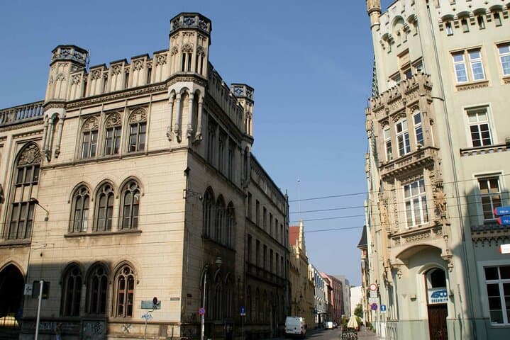 Wroclaw Electric Car Tour: 2-Hour Royal City Drive with Licensed Guide photo 6