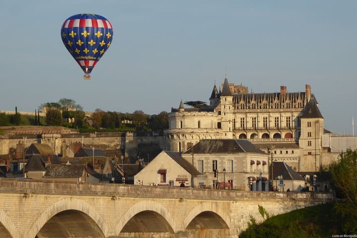 Loire Valley Hot Air Balloon Flight Over Châteaux & Vineyards photo 2