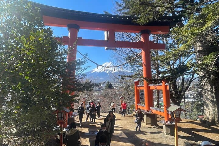 Mt Fuji Panoramic Day Tour: Hoto Lunch, Sake Tasting & Onsen Views photo 2