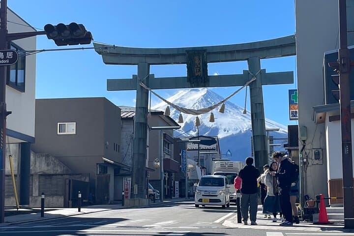 Mt Fuji Panoramic Day Tour: Hoto Lunch, Sake Tasting & Onsen Views photo 6