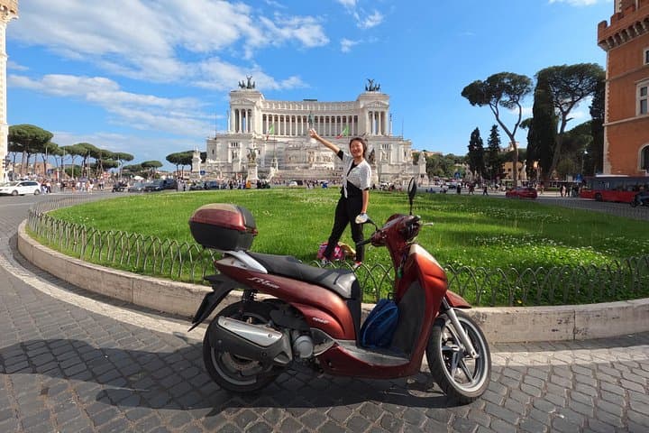 Private Scooter Tour in Rome: 3–4 Hour Guided Ride Past the Colosseum & Vatican photo 1