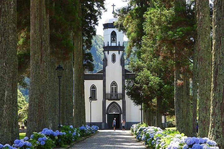 Sete Cidades and Lagoa do Fogo: Full-Day Guided Tour from Ponta Delgada photo 1