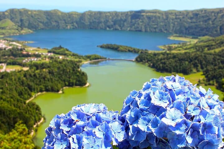Sete Cidades Guided Volcano Tour — São Miguel's Iconic Crater Lagoons photo 5