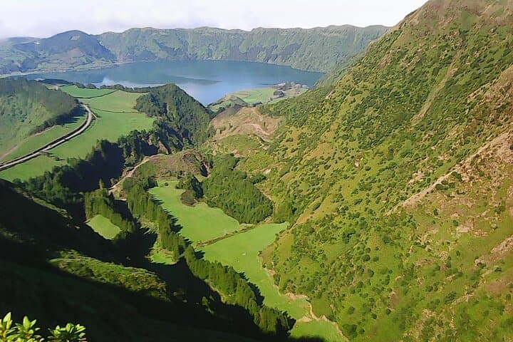 Sete Cidades Guided Volcano Tour — São Miguel's Iconic Crater Lagoons photo 6