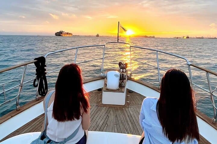 Sunset & Skyline Yacht Cruise in Singapore: 1-Hour Alaska45 Evening Sail photo 6