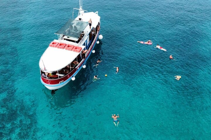 Podstrana to Brač & Šolta: Full-Day Island Boat Trip with BBQ Lunch photo 3