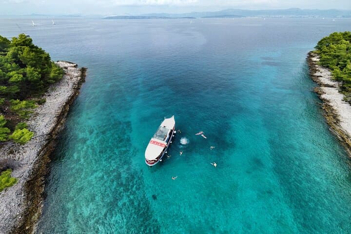 Podstrana to Brač & Šolta: Full-Day Island Boat Trip with BBQ Lunch photo 4