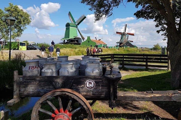 Private Holland Countryside Windmill Tour from Amsterdam — Zaanse Schans, Gouda & Volendam photo 2