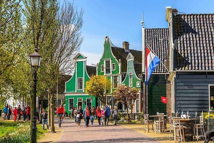 Private Holland Countryside Windmill Tour from Amsterdam — Zaanse Schans, Gouda & Volendam photo 4