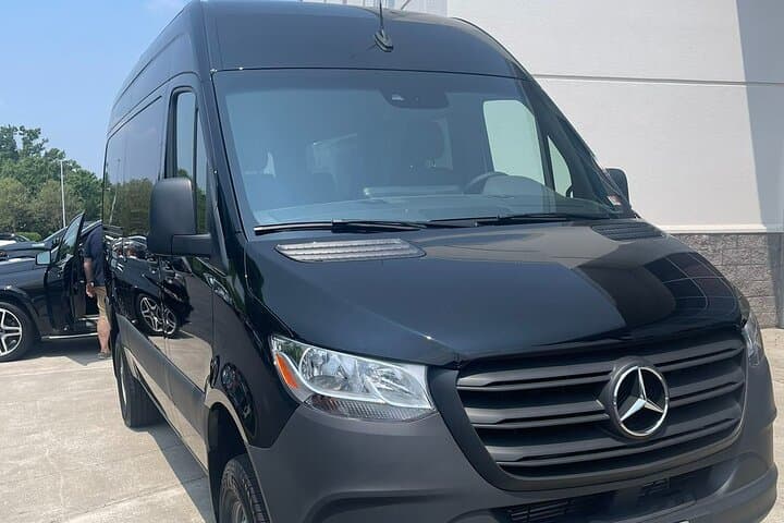 Private New York City Transfer and 6‑Hour Guided Tour for Groups (Up to 10) photo 3