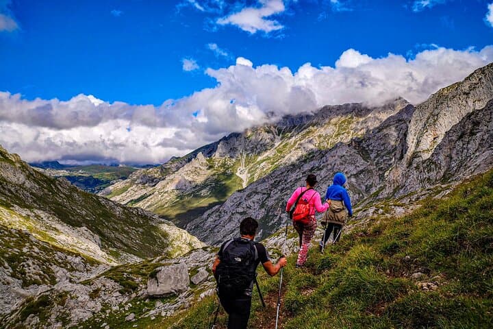 Hike to Lake Moñetas in Picos de Europa from Llanes