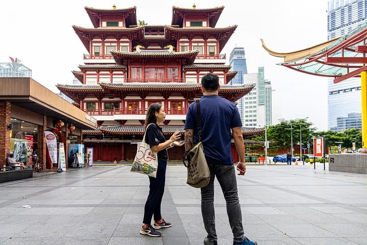 Singapore City Tour and Gardens by the Bay: Merlion, Temples & Cloud Forest photo 2